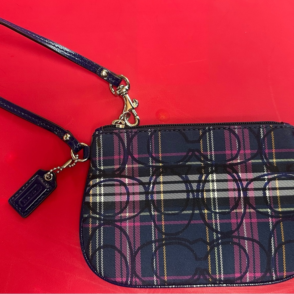 Plaid VERA BRADLEY  - Navy and Pink wristlet.